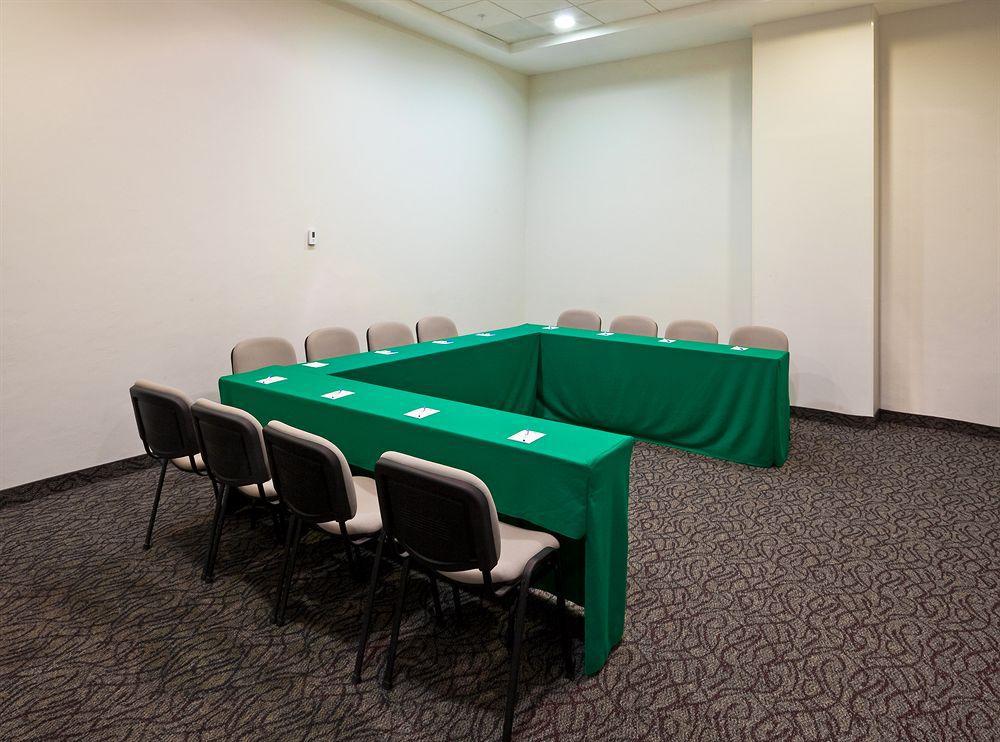 Holiday Inn Express Guadalajara Iteso By Ihg Сапопан Удобства фото
