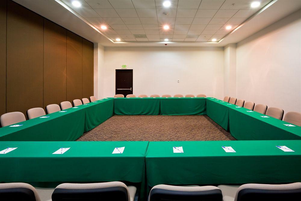Holiday Inn Express Guadalajara Iteso By Ihg Сапопан Удобства фото