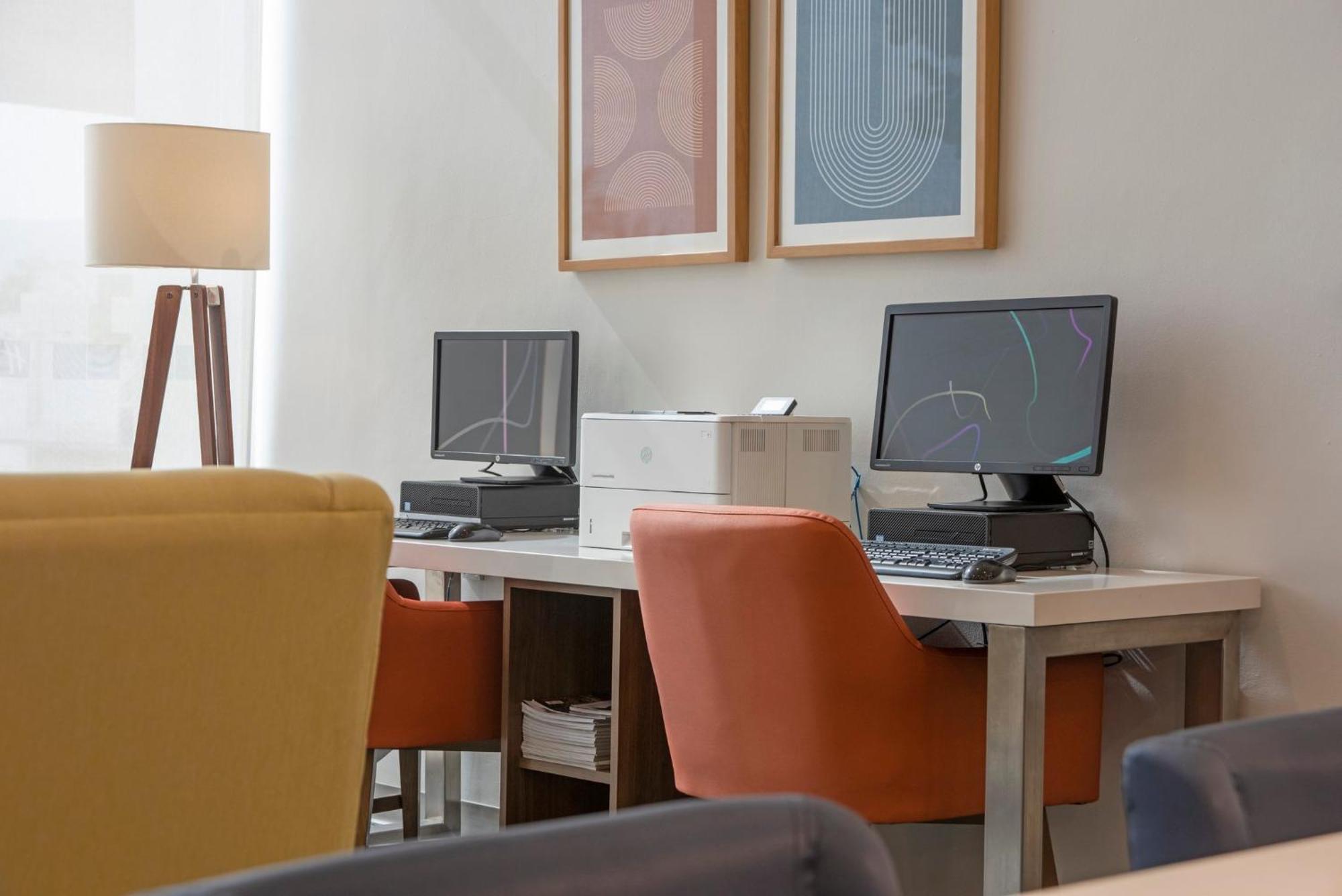 Holiday Inn Express Guadalajara Iteso By Ihg Сапопан Экстерьер фото