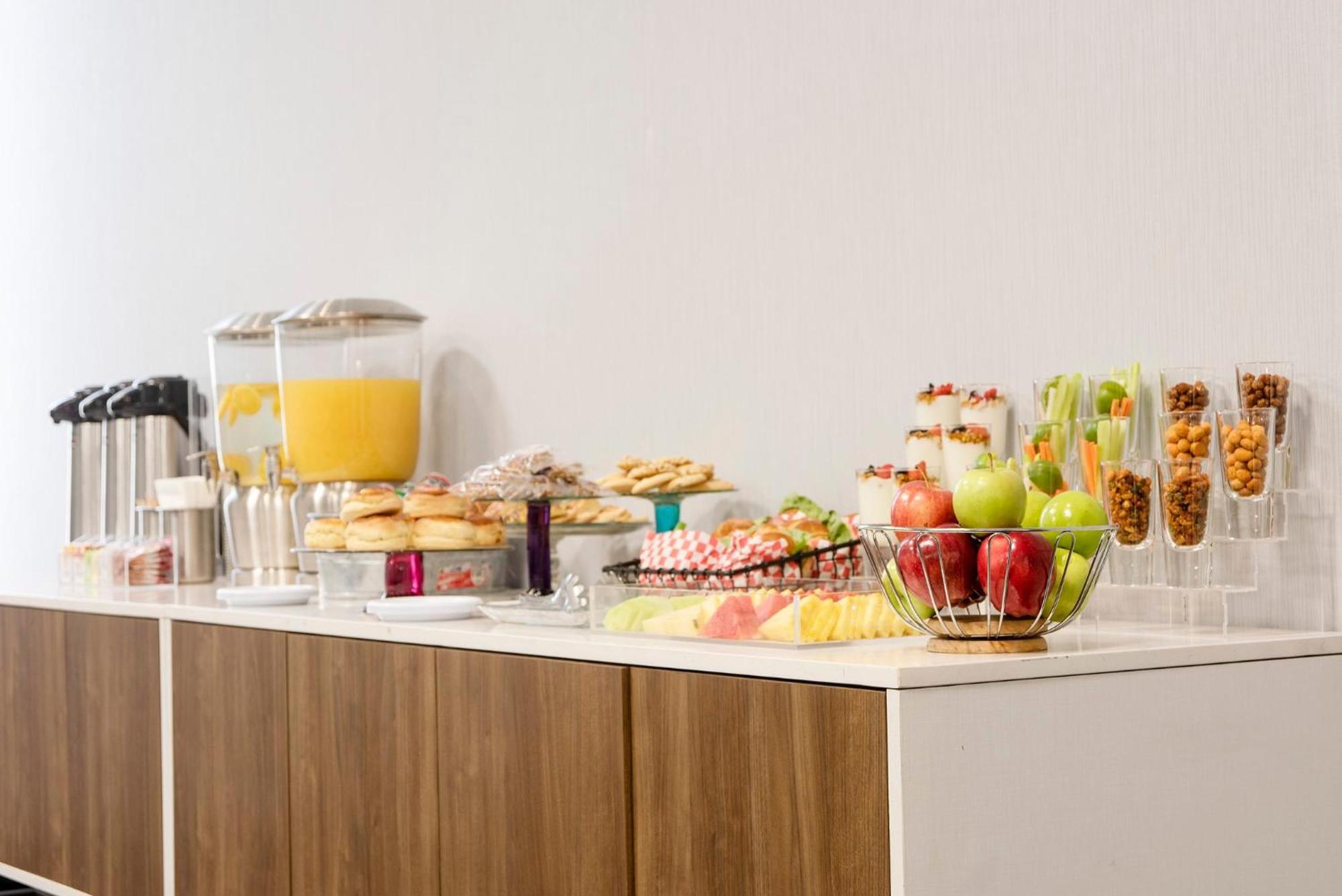Holiday Inn Express Guadalajara Iteso By Ihg Сапопан Экстерьер фото