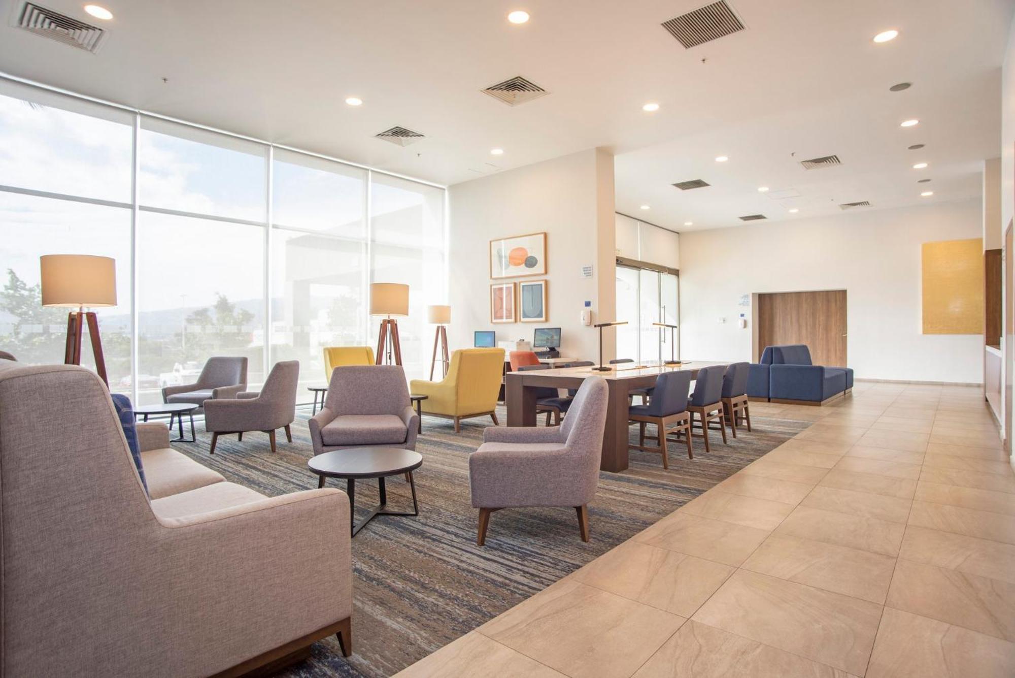 Holiday Inn Express Guadalajara Iteso By Ihg Сапопан Экстерьер фото