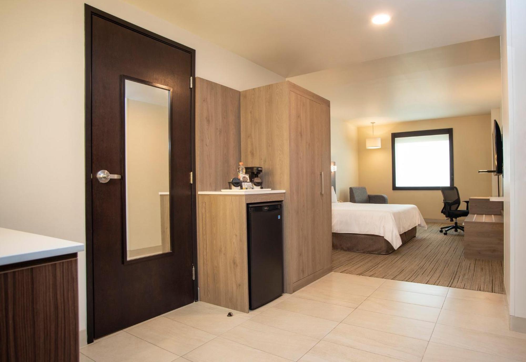 Holiday Inn Express Guadalajara Iteso By Ihg Сапопан Экстерьер фото