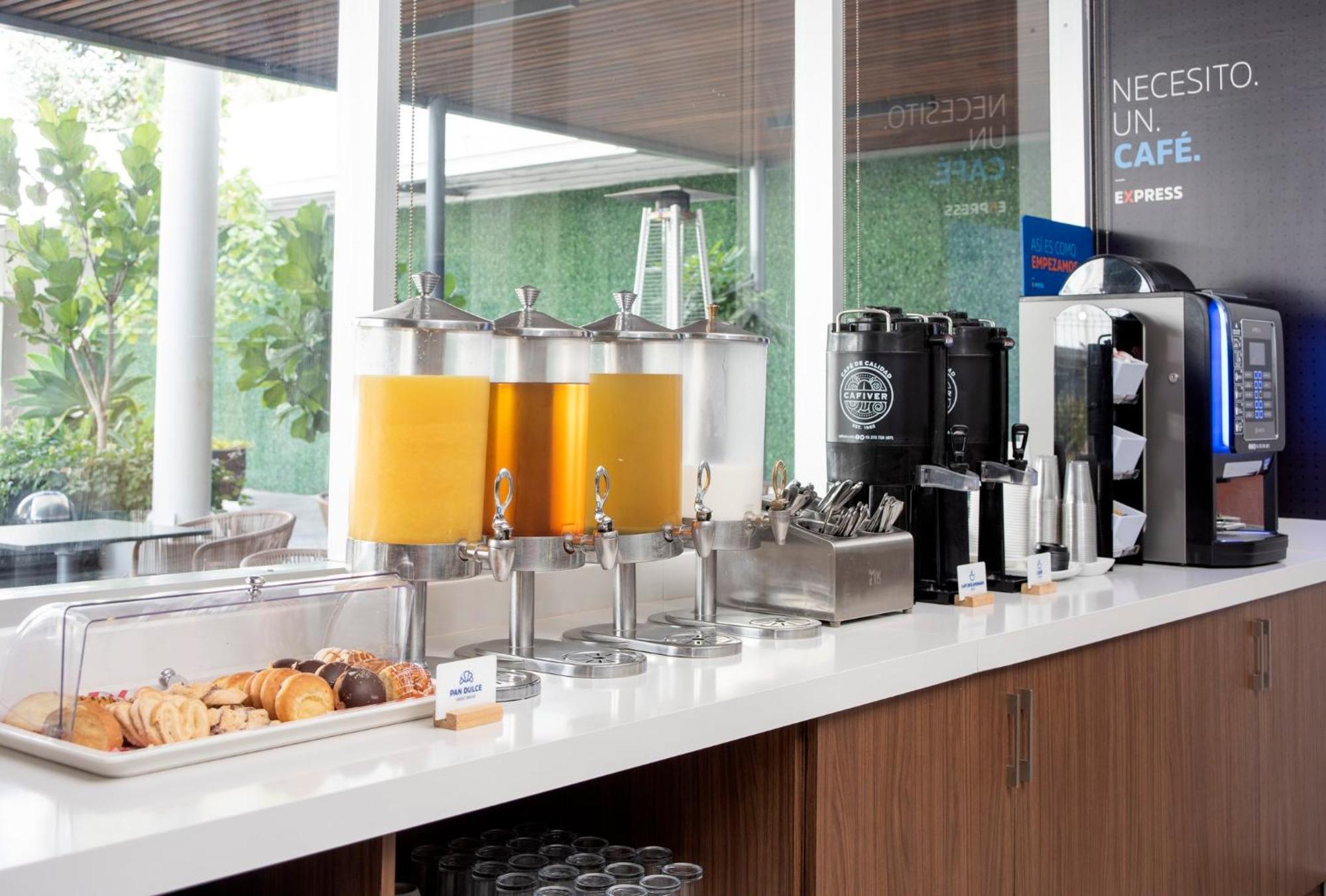 Holiday Inn Express Guadalajara Iteso By Ihg Сапопан Экстерьер фото