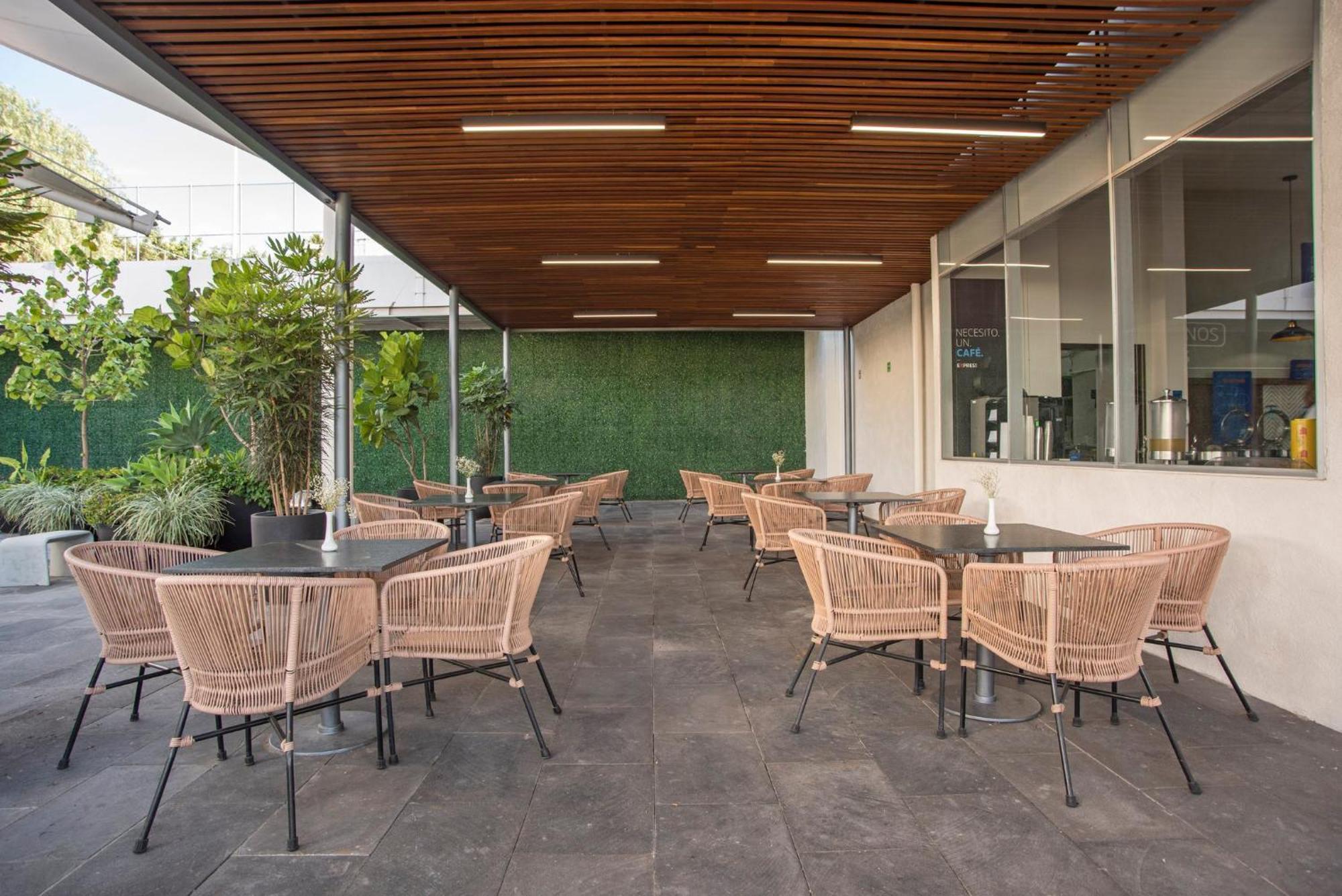 Holiday Inn Express Guadalajara Iteso By Ihg Сапопан Экстерьер фото