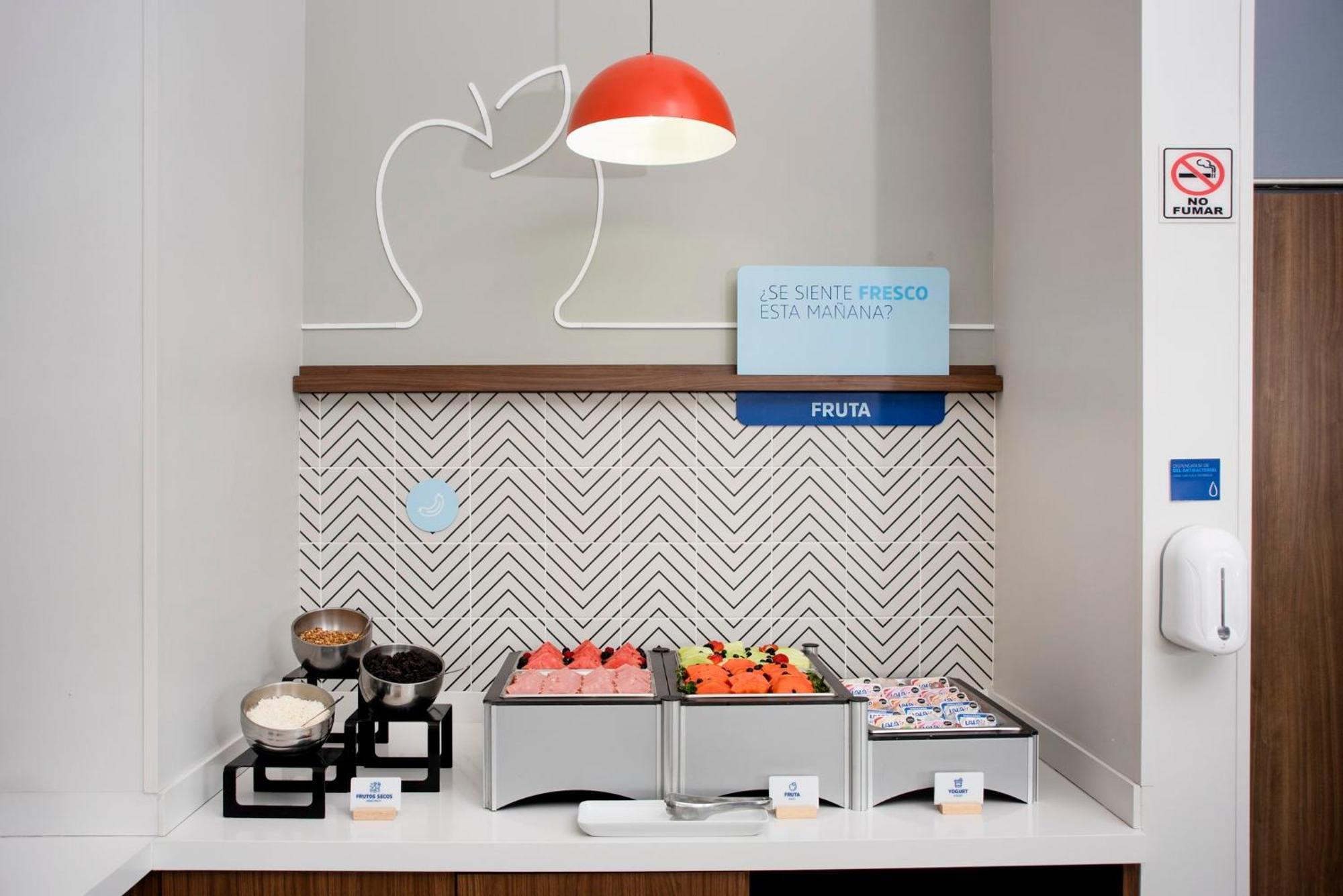 Holiday Inn Express Guadalajara Iteso By Ihg Сапопан Экстерьер фото