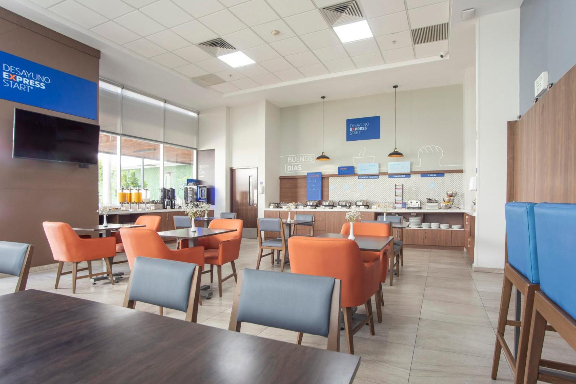 Holiday Inn Express Guadalajara Iteso By Ihg Сапопан Экстерьер фото